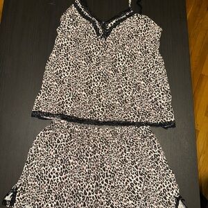 Leopard Print Women's Sleepwear Set Size Medium